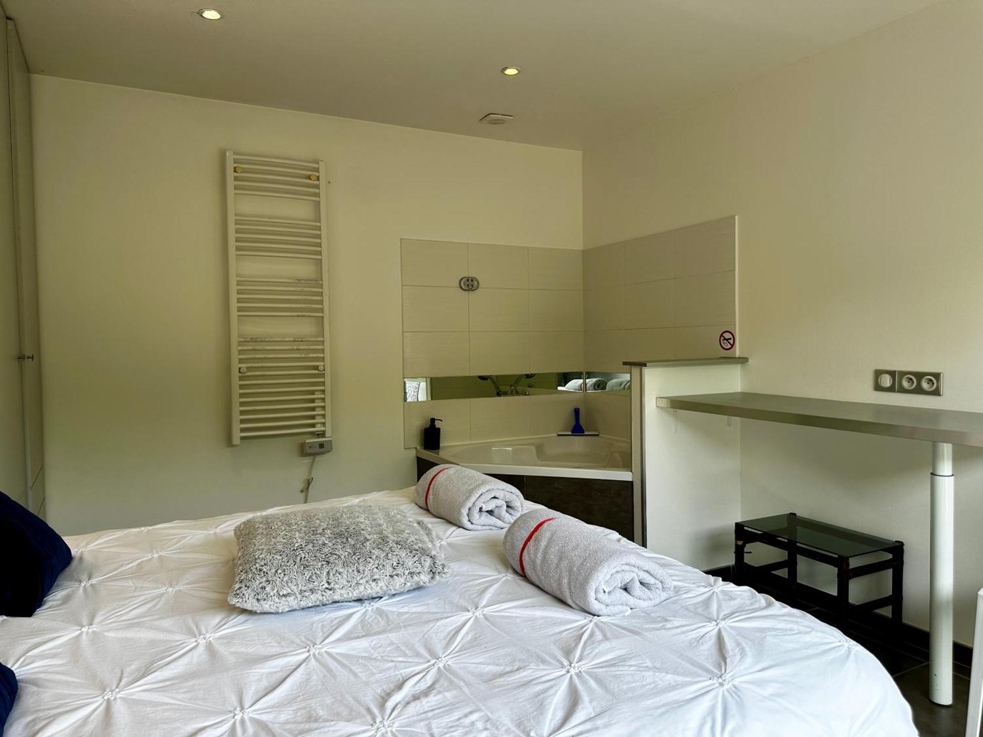 Holiday home Les Jardins D'ilona - Les Oliviers - Ecocon Arques (Pas-de-Calais)